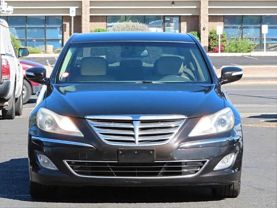 2014 Hyundai Genesis - Image 2 of 18