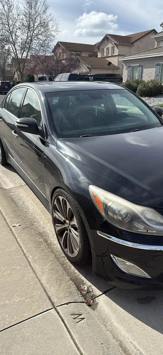 2014 Hyundai Genesis - Image 2 of 6