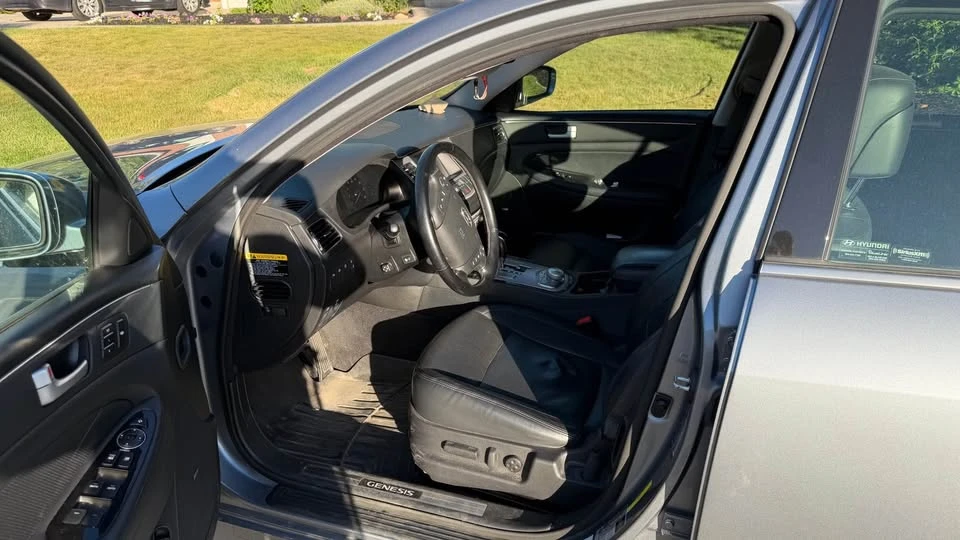 2014 Hyundai Genesis - Image 3 of 5