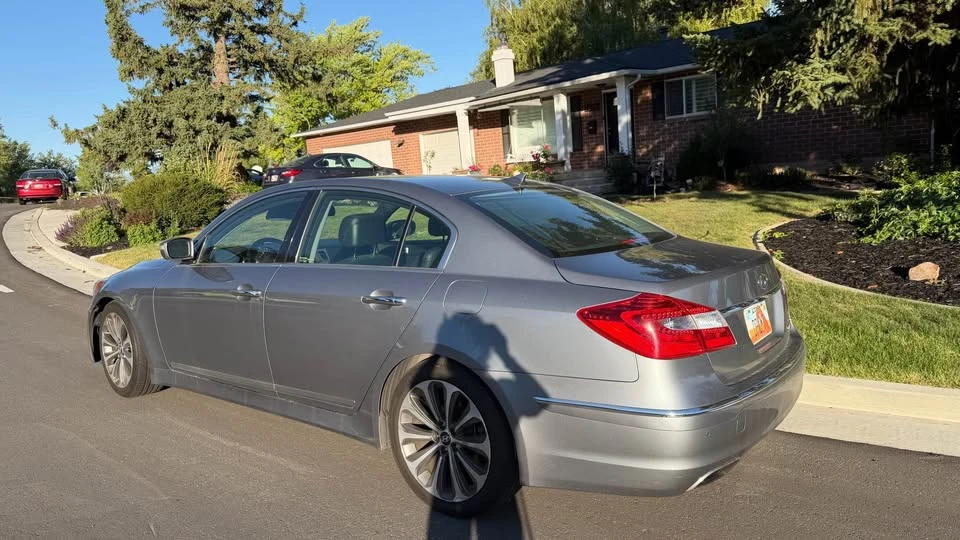 2014 Hyundai Genesis - Image 2 of 5