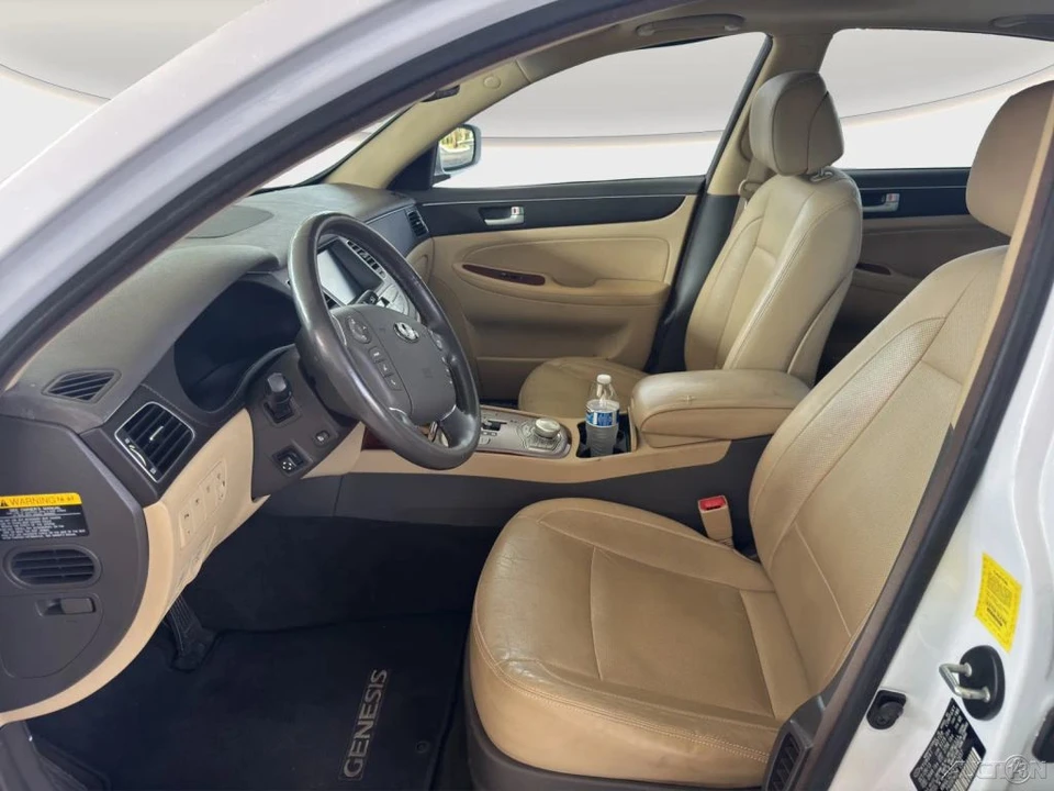 2014 Hyundai Genesis - Image 8 of 21