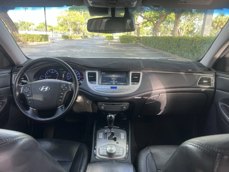 2014 Hyundai Genesis - Image 6 of 9