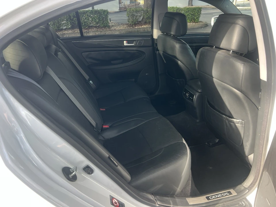 2014 Hyundai Genesis - Image 5 of 9
