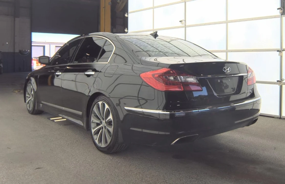 2014 Hyundai Genesis - Image 6 of 11