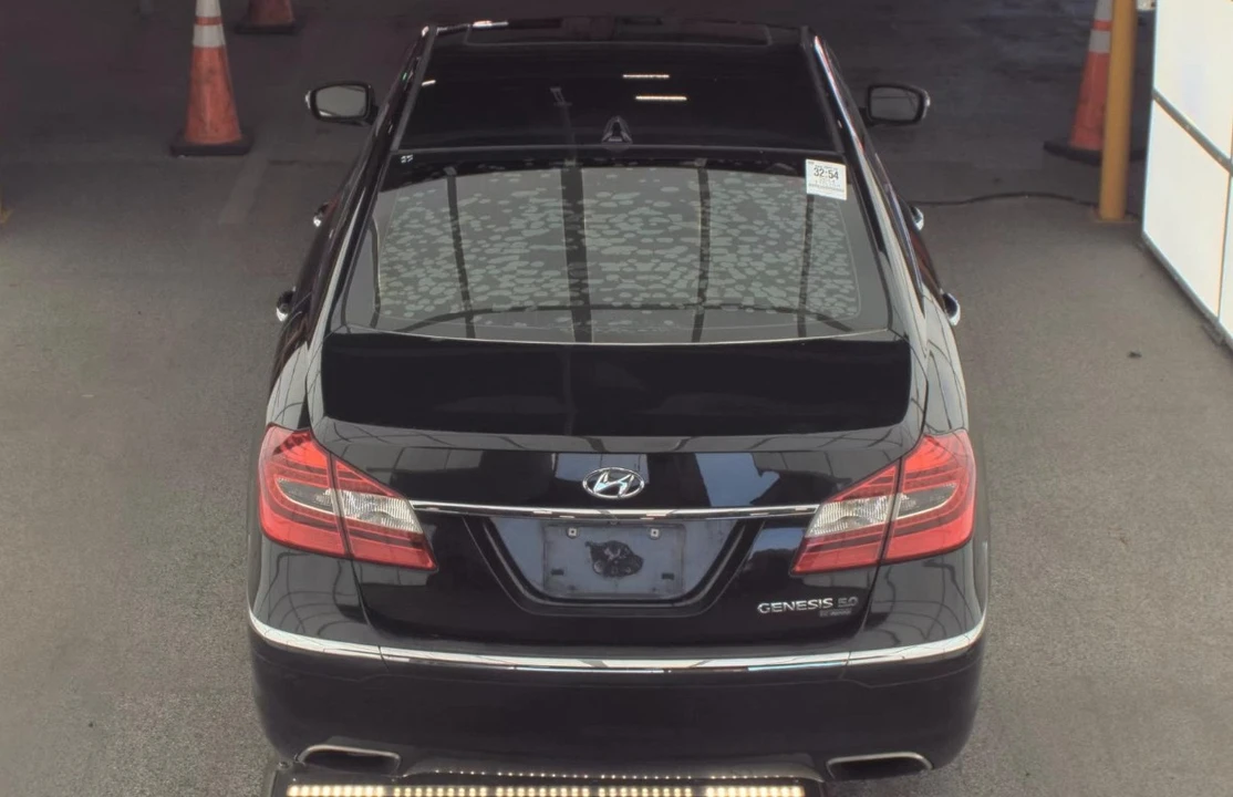 2014 Hyundai Genesis - Image 5 of 11