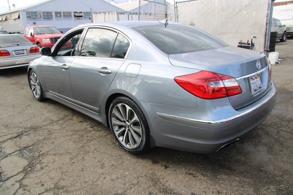 2014 Hyundai Genesis - Image 4 of 21