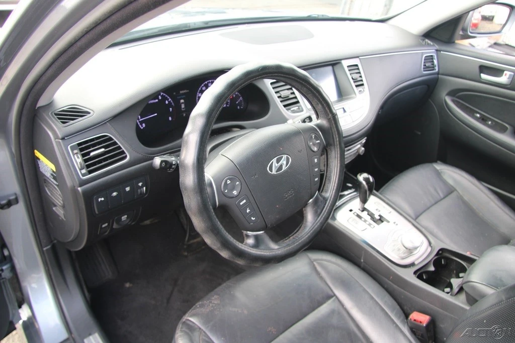 2014 Hyundai Genesis - Image 16 of 21