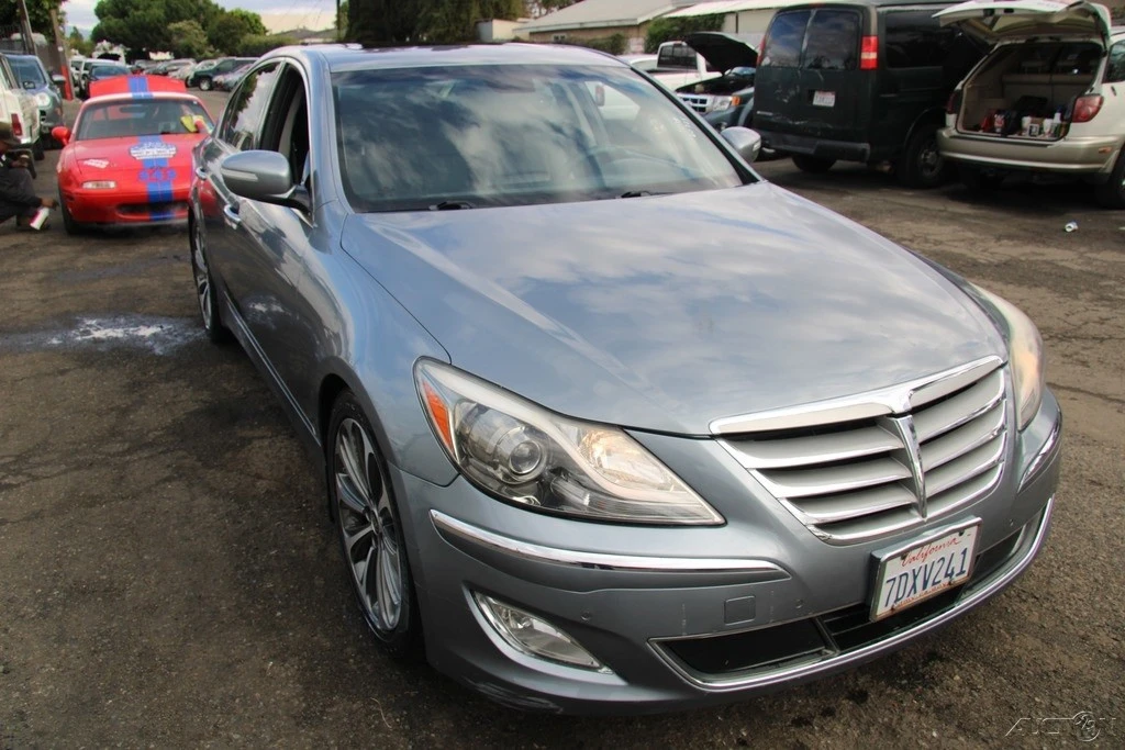 2014 Hyundai Genesis - Image 9 of 21