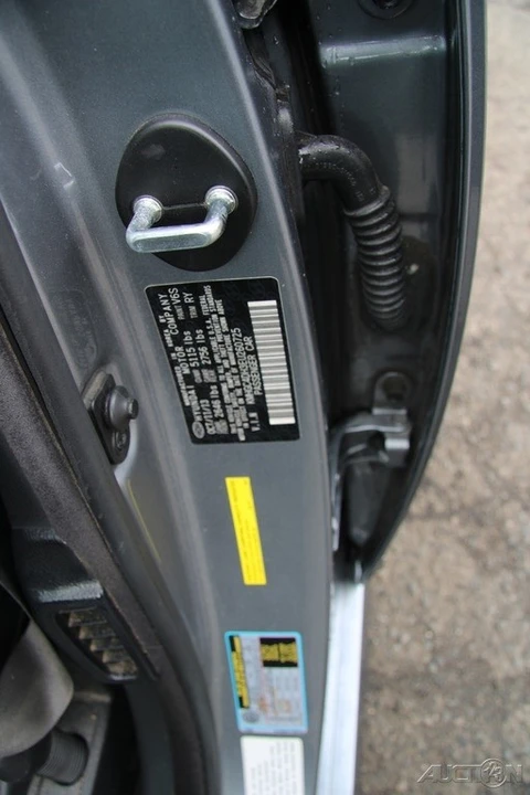 2014 Hyundai Genesis - Image 13 of 21