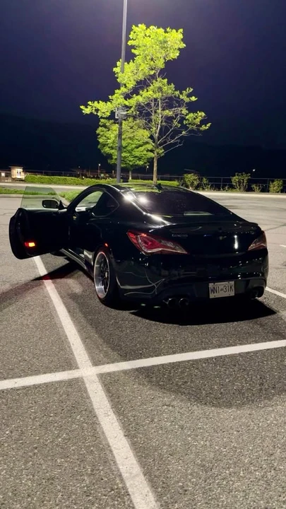 2014 Hyundai Genesis Coupe - Image 8 of 11