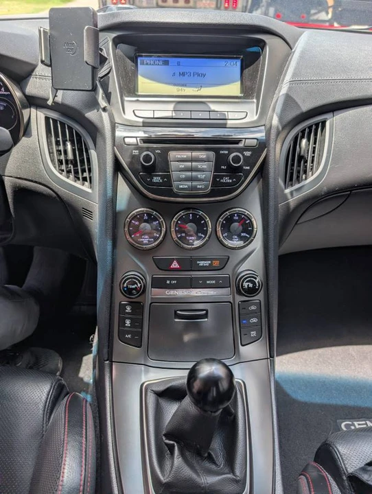 2014 Hyundai Genesis Coupe - Image 21 of 23