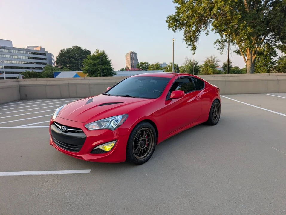 2014 Hyundai Genesis Coupe - Image 2 of 23