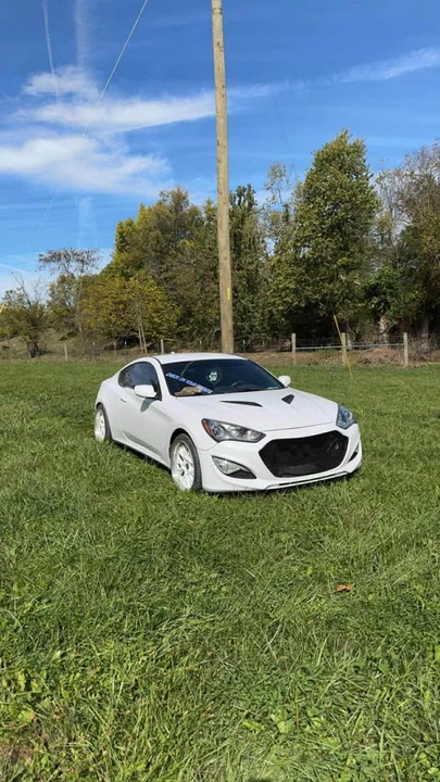 2014 Hyundai Genesis Coupe - Image 2 of 5