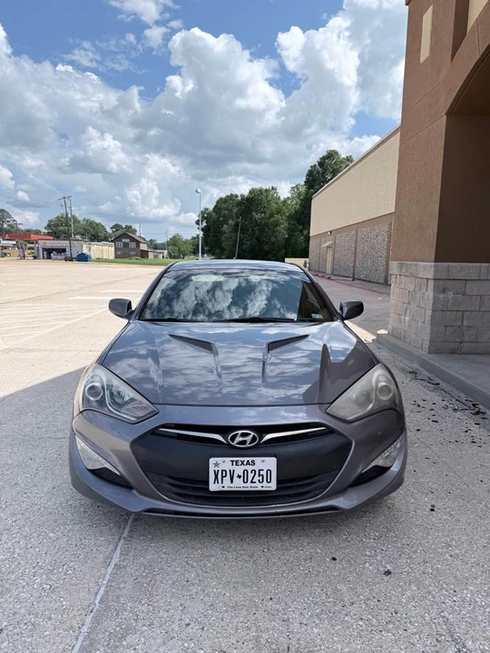 2014 Hyundai Genesis Coupe - Image 2 of 19