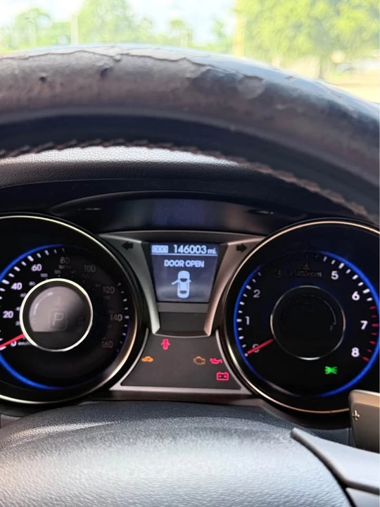 2014 Hyundai Genesis Coupe - Image 11 of 19