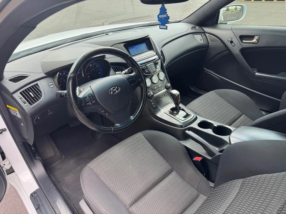 2014 Hyundai Genesis Coupe - Image 9 of 16