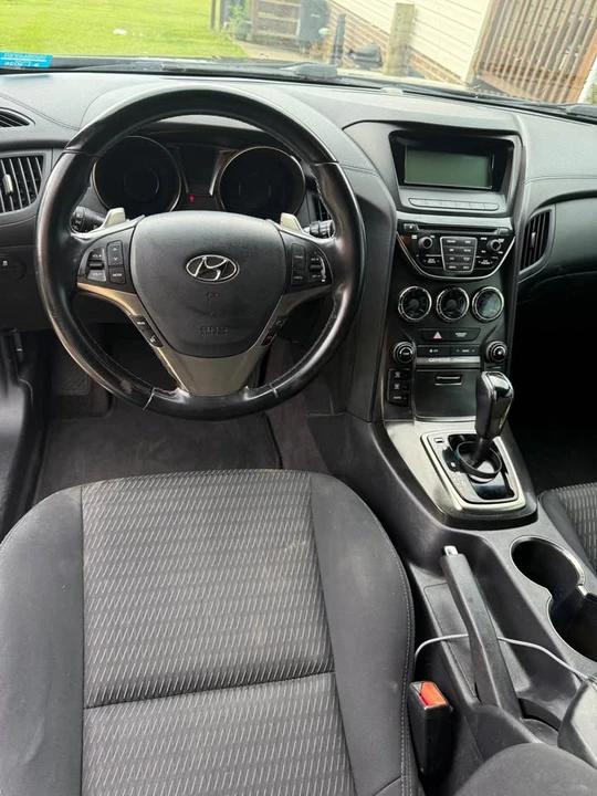 2014 Hyundai Genesis Coupe - Image 7 of 11