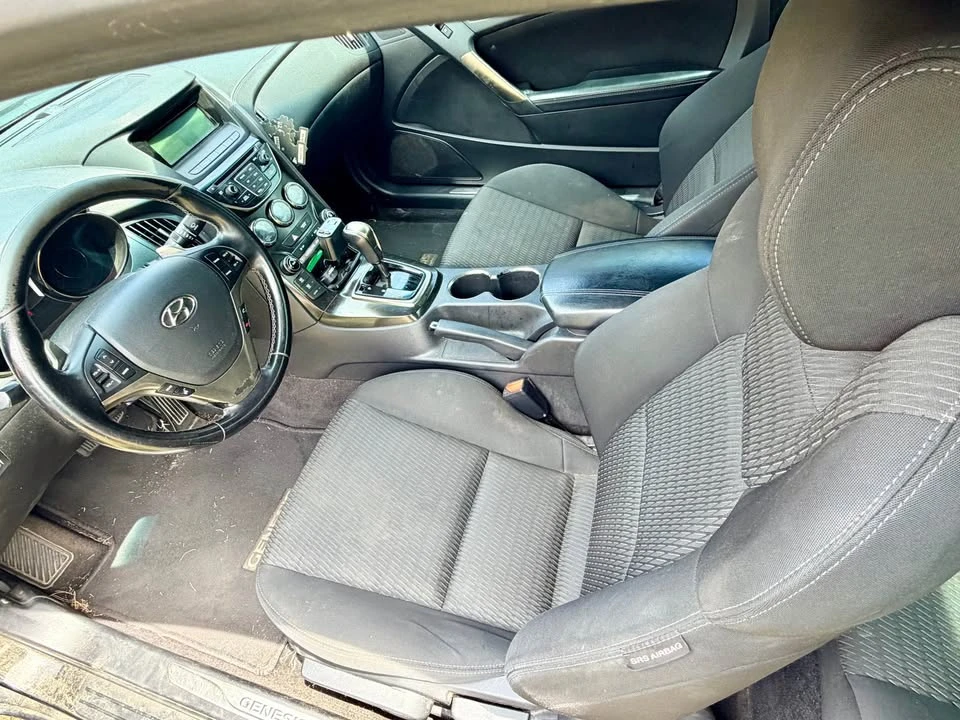 2014 Hyundai Genesis Coupe - Image 14 of 15