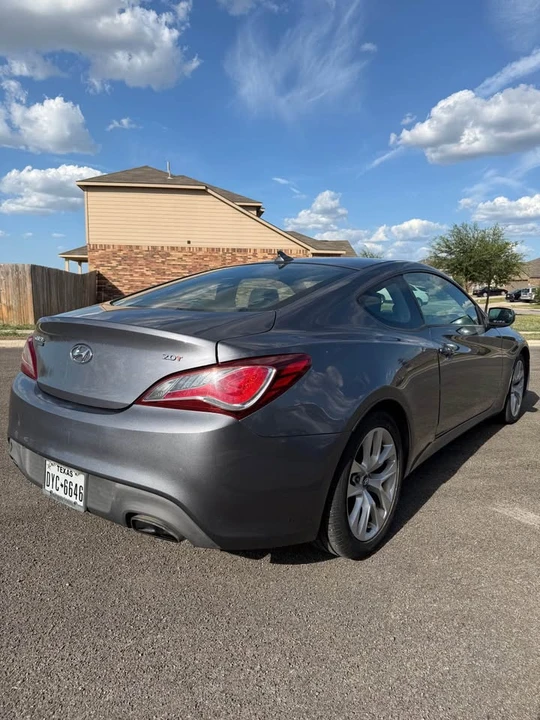 2014 Hyundai Genesis Coupe - Image 7 of 15