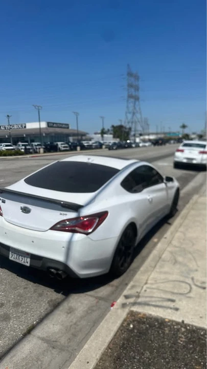 2014 Hyundai Genesis Coupe - Image 6 of 7