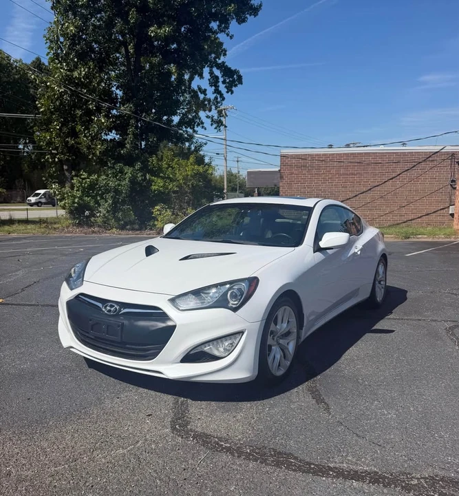 2014 Hyundai Genesis Coupe - Image 2 of 17