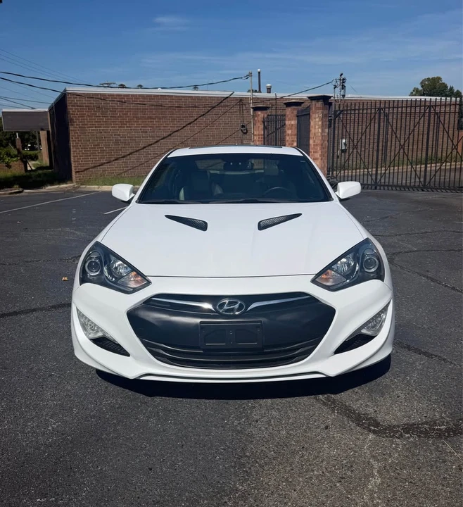2014 Hyundai Genesis Coupe - Image 3 of 17