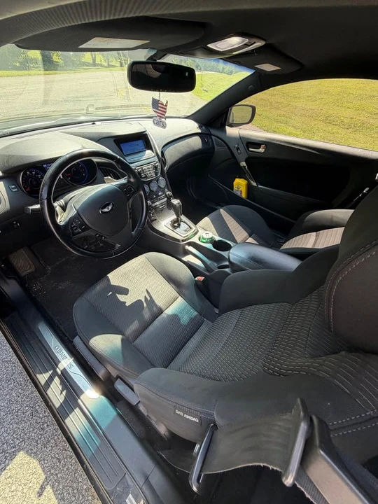 2014 Hyundai Genesis Coupe - Image 8 of 12