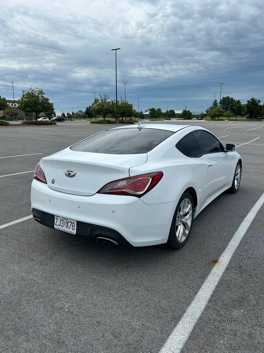 2014 Hyundai Genesis Coupe - Image 3 of 18