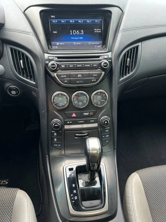 2014 Hyundai Genesis Coupe - Image 15 of 18
