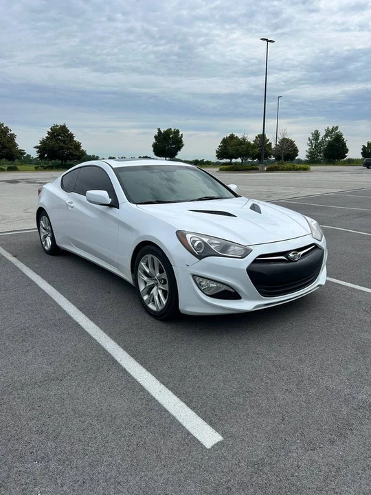 2014 Hyundai Genesis Coupe - Image 4 of 18