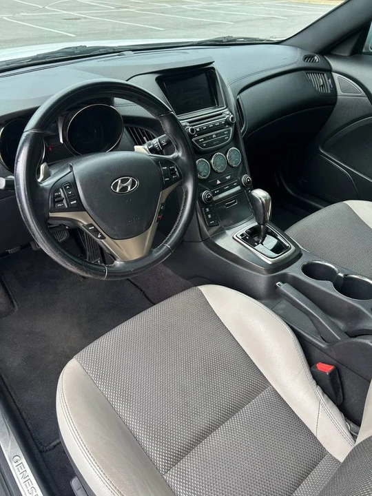 2014 Hyundai Genesis Coupe - Image 10 of 18