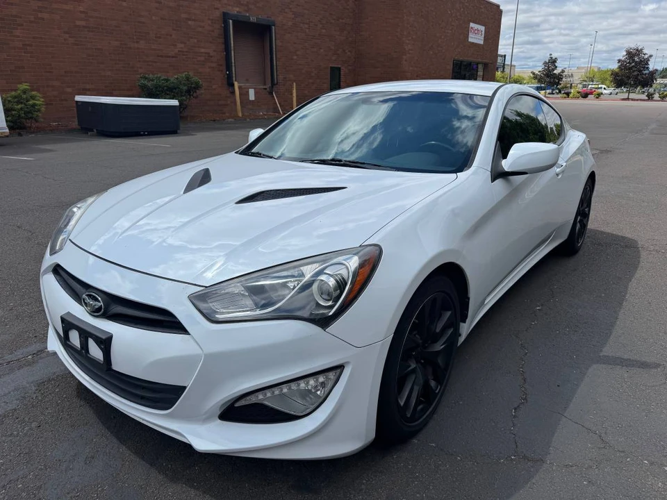2014 Hyundai Genesis Coupe - Image 5 of 16