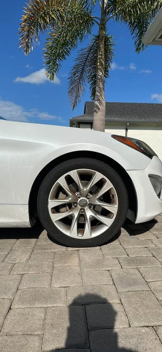 2014 Hyundai Genesis Coupe - Image 2 of 10