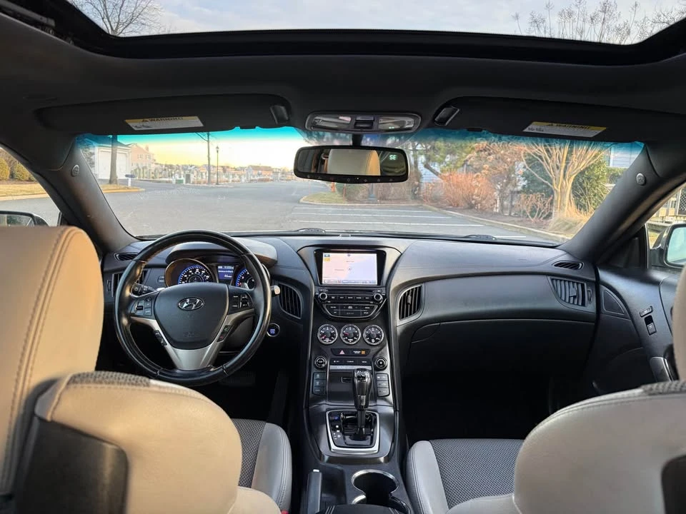 2014 Hyundai Genesis Coupe - Image 15 of 16