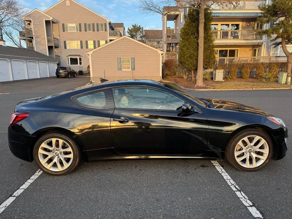 2014 Hyundai Genesis Coupe - Image 2 of 16