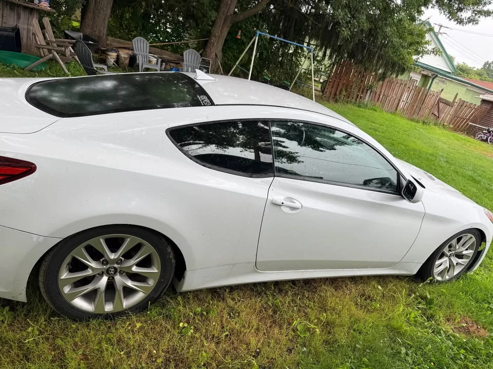2014 Hyundai Genesis Coupe - Image 4 of 8