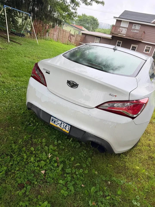 2014 Hyundai Genesis Coupe - Image 5 of 8