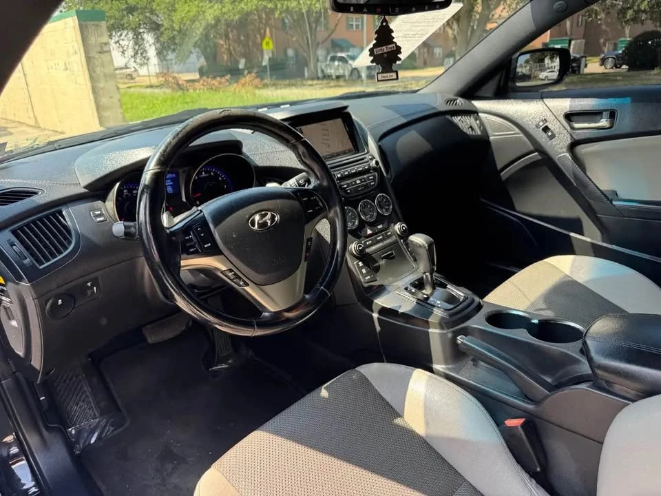 2014 Hyundai Genesis Coupe - Image 12 of 20