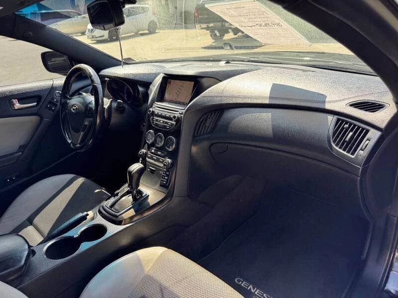 2014 Hyundai Genesis Coupe - Image 15 of 17