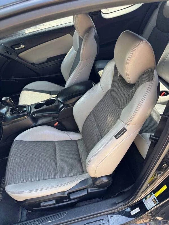 2014 Hyundai Genesis Coupe - Image 11 of 17