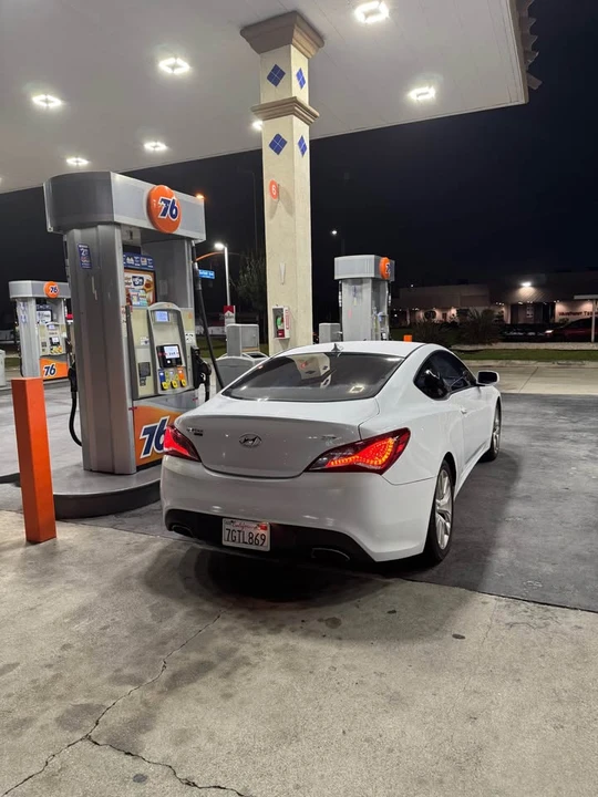 2014 Hyundai Genesis Coupe - Image 3 of 4