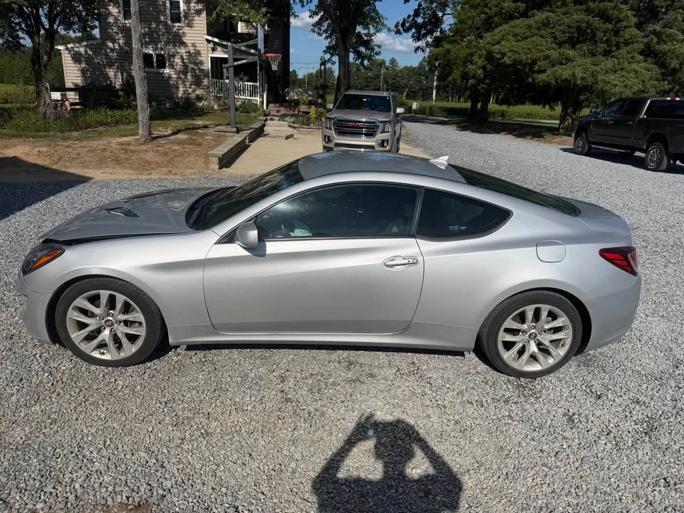 2014 Hyundai Genesis Coupe - Image 2 of 17