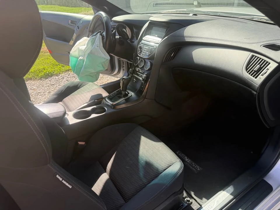 2014 Hyundai Genesis Coupe - Image 17 of 17