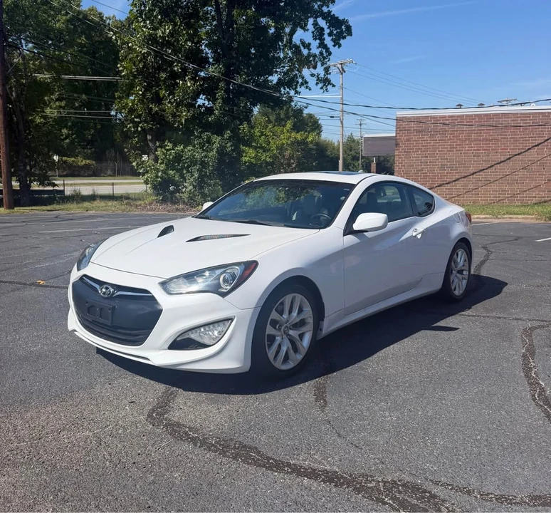 2014 Hyundai Genesis Coupe - Image 3 of 18