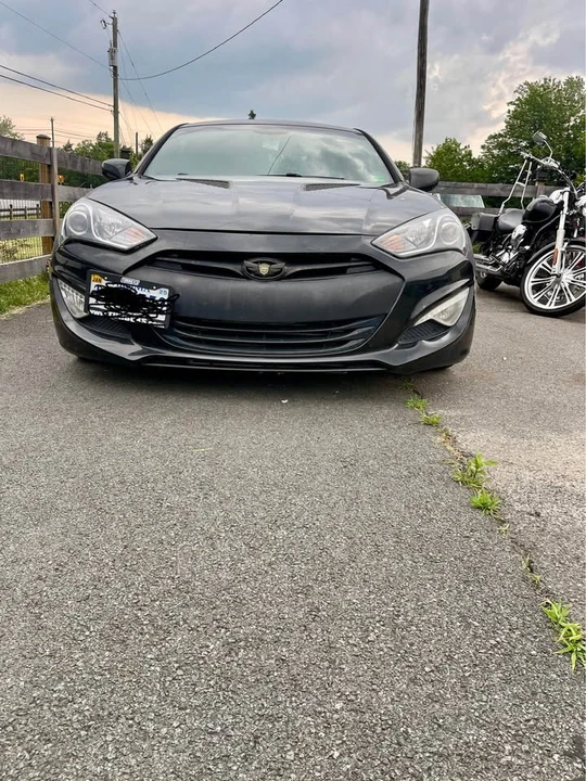 2014 Hyundai Genesis Coupe - Image 2 of 12