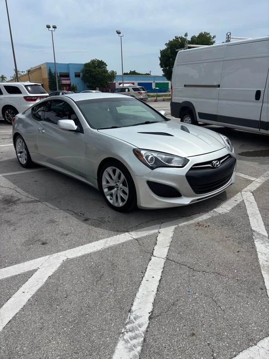 2014 Hyundai Genesis Coupe - Image 2 of 8