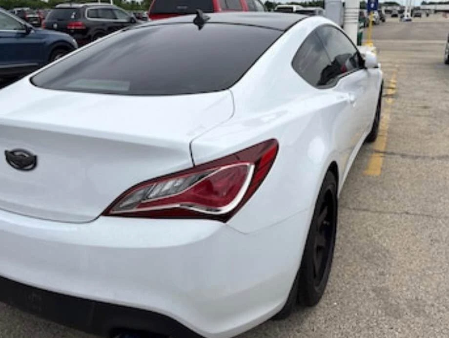 2014 Hyundai Genesis Coupe - Image 7 of 10