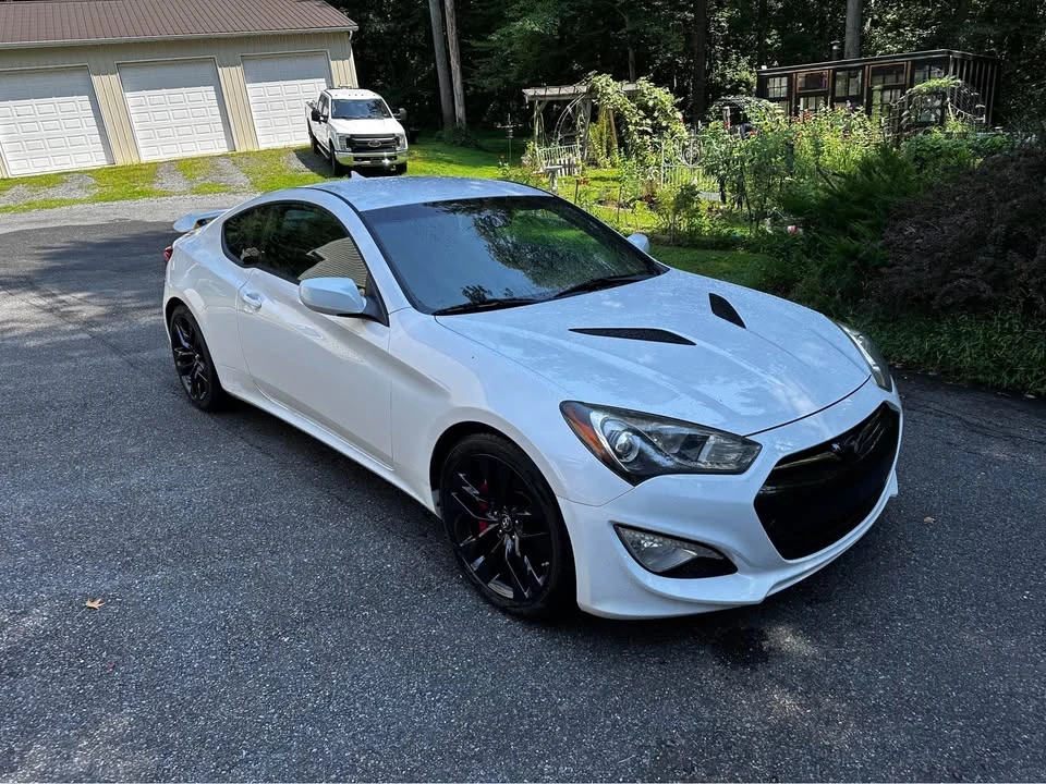 2014 Hyundai Genesis Coupe - Image 3 of 11