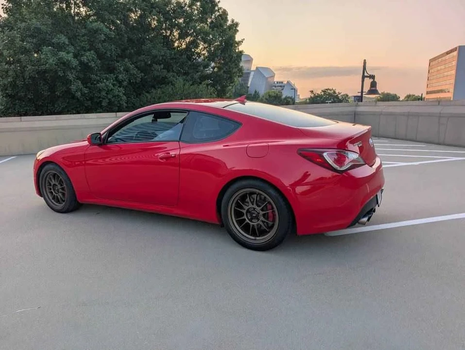 2014 Hyundai Genesis Coupe - Image 10 of 20