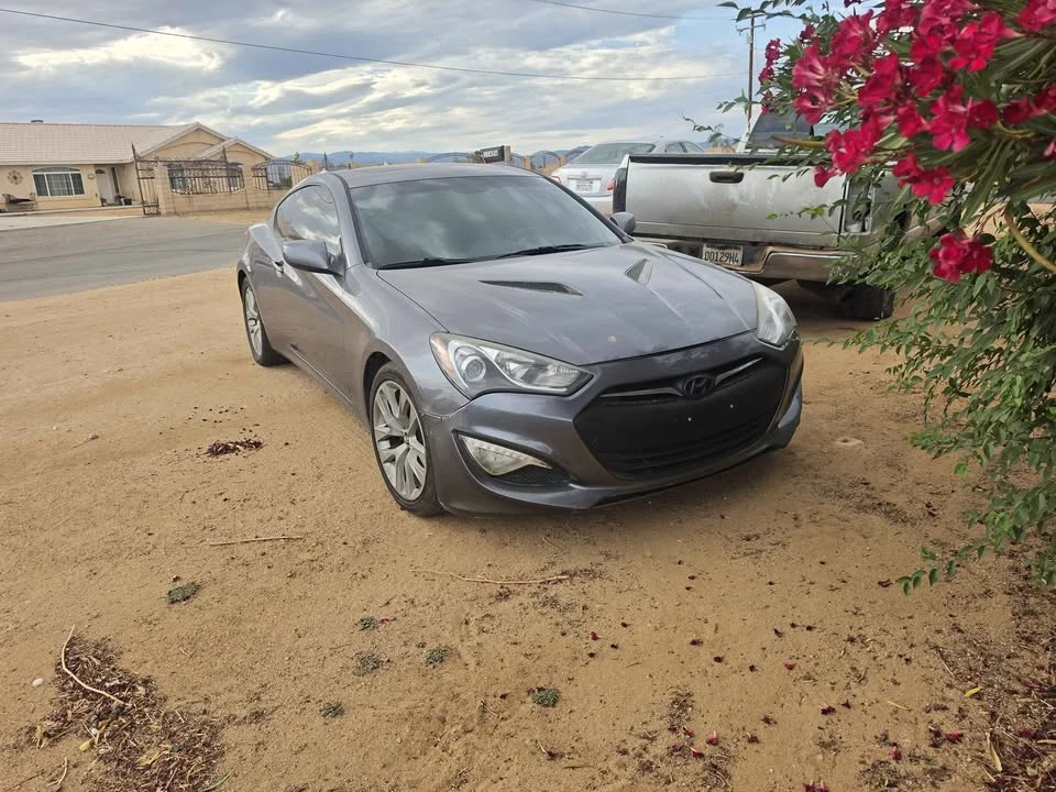 2014 Hyundai Genesis Coupe - Image 2 of 8